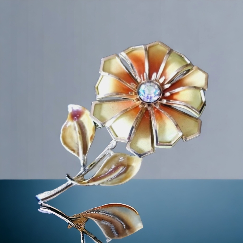 Vintage Mid Century Enamel Flower Brooch Pin - Picture 2 of 11